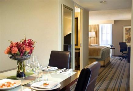 фото отеля The Doubletree Hotel Chicago North Shore