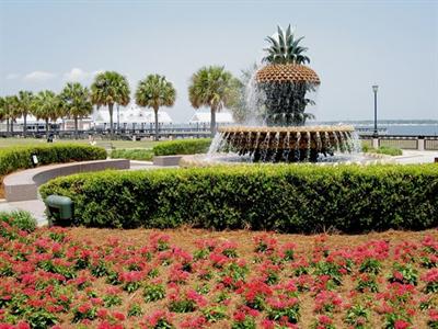 фото отеля Crowne Plaza Charleston Airport