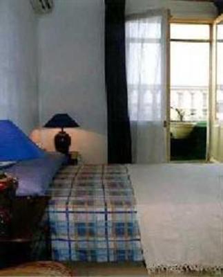 фото отеля Hostal Puerta del Sol