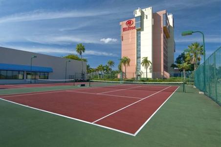 фото отеля Hilton Palm Beach Airport