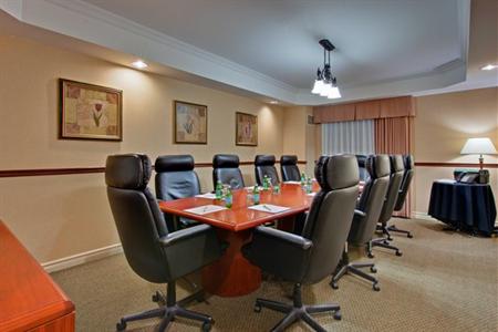 фото отеля Holiday Inn Select Hotel & Suites Kanata Ottawa