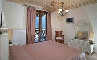 фото отеля Boutique Hotel Skamnos