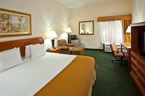фото отеля Holiday Inn Express Vero Beach-West I-95