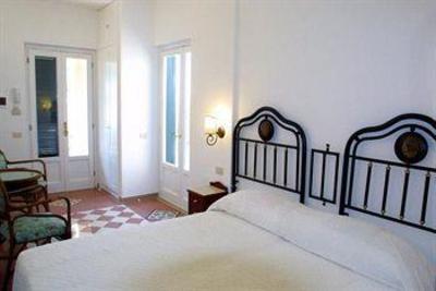 фото отеля Villino Eleonora Bed & Breakfast Parghelia