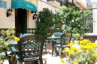 фото отеля Pension Mitus Canet De Mar