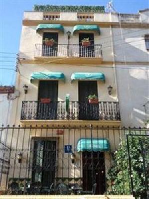 фото отеля Pension Mitus Canet De Mar