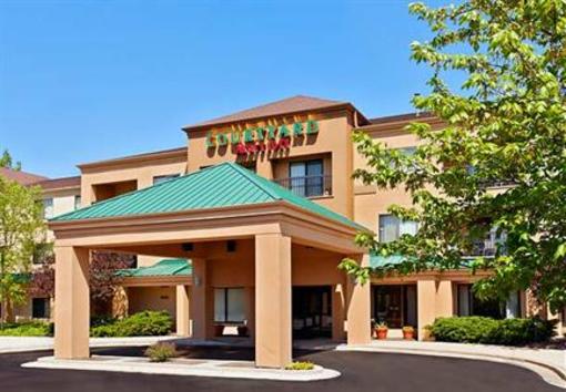 фото отеля Courtyard by Marriott Grand Rapids Airport