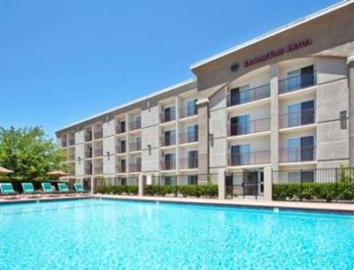 фото отеля DoubleTree by Hilton Hotel Livermore