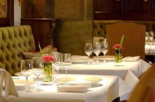 фото отеля Pennyhill Park Hotel Bagshot