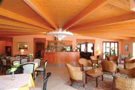 фото отеля Hotel Lo Scoiattolo Massino Visconti