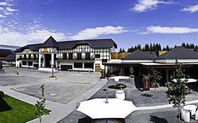 фото отеля Lindner Hotel Eifeldorf Gruene Hoelle Nuerburgring