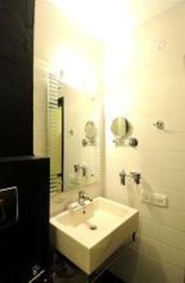 фото отеля Hotel Crystal Inn