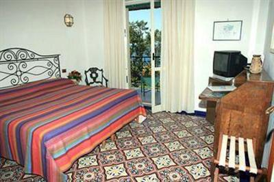 фото отеля Hotel Le Axidie Vico Equense