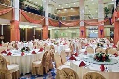 фото отеля Holiday Inn Riverside Wuhan