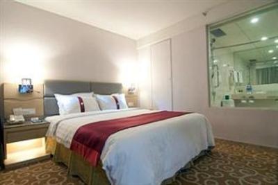 фото отеля Holiday Inn Riverside Wuhan
