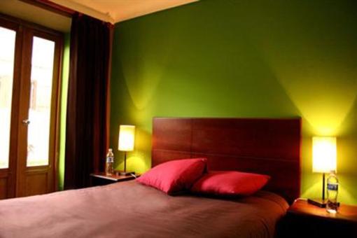 фото отеля Wild Rover Backpackers Hostel