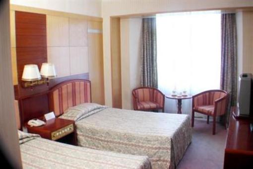 фото отеля Qingdao Yingshi Hotel