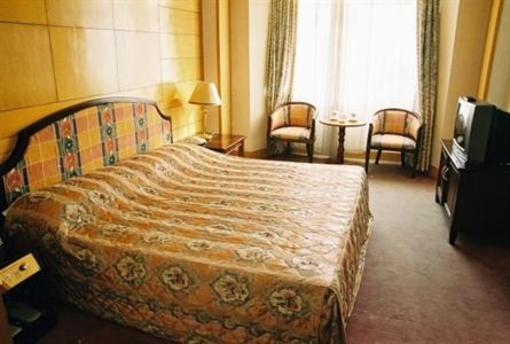 фото отеля Qingdao Yingshi Hotel