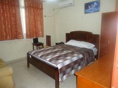 фото отеля Hostal Perla Real Inn