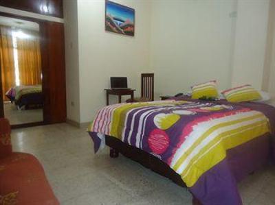 фото отеля Hostal Perla Real Inn