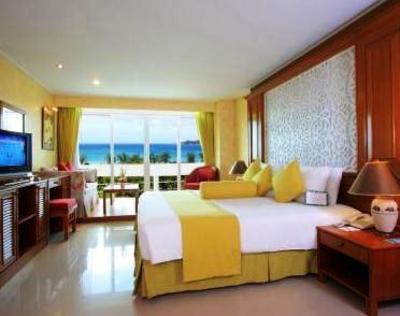 фото отеля Andaman Beach Suites Phuket