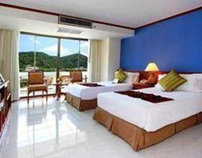 фото отеля Andaman Beach Suites Phuket