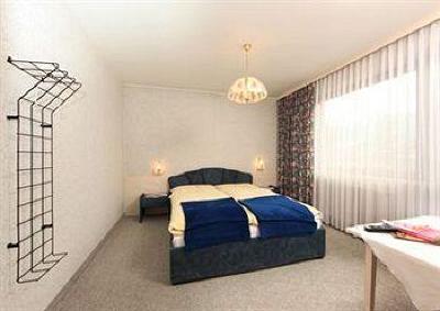 фото отеля Green Isle Hotel