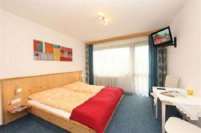 фото отеля Green Isle Hotel