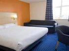 фото отеля Travelodge Leatherhead