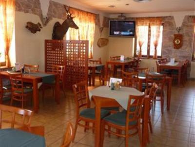 фото отеля Restaurace a penzion Kamenec