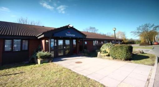 фото отеля Travelodge Cambridge West Hotel Swavesey