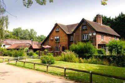 фото отеля Premier Inn Gatwick Airport South