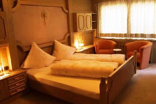 фото отеля Tannenhof Pension Langenfeld