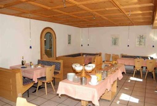 фото отеля Hotel Garni Panorama Scuol