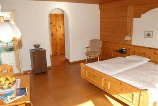 фото отеля Hotel Garni Panorama Scuol