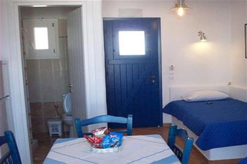 фото отеля Syros Apartments Kini