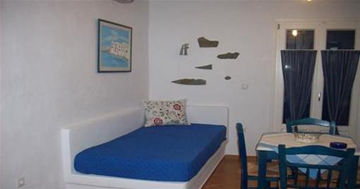 фото отеля Syros Apartments Kini