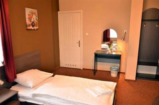 фото отеля Hotel Bialy Dworek Rumia