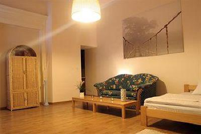 фото отеля Frolic Goats Hostel