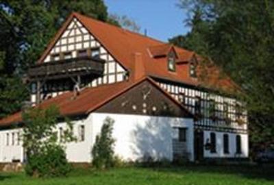 фото отеля Waldhotel Zu den drei grauen Ziegenböcken Serba