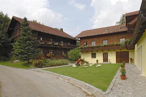 фото отеля 4 Pfoten Resort Bad Birnbach