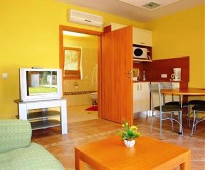 фото отеля Szabadics Apartmanhaz Zalakaros