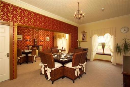 фото отеля Adniston Manor