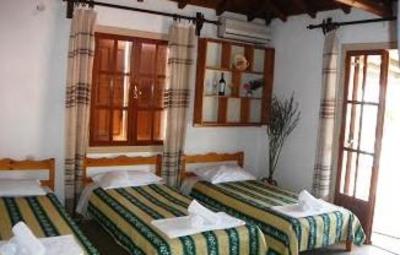 фото отеля Central Guest House Skiathos