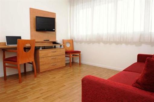 фото отеля Sejours & Affaires Longs Champs Aparthotel Rennes