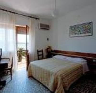 фото отеля Su Pallosu Hotel Oristano