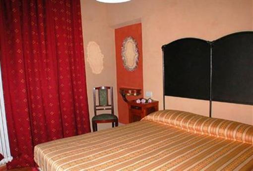фото отеля Albergo Ristorante Il Cortile