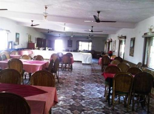 фото отеля Corbett Roop Resort