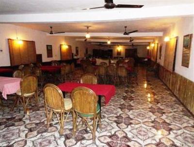 фото отеля Corbett Roop Resort