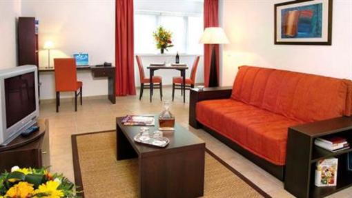 фото отеля Park & Suites Annemasse